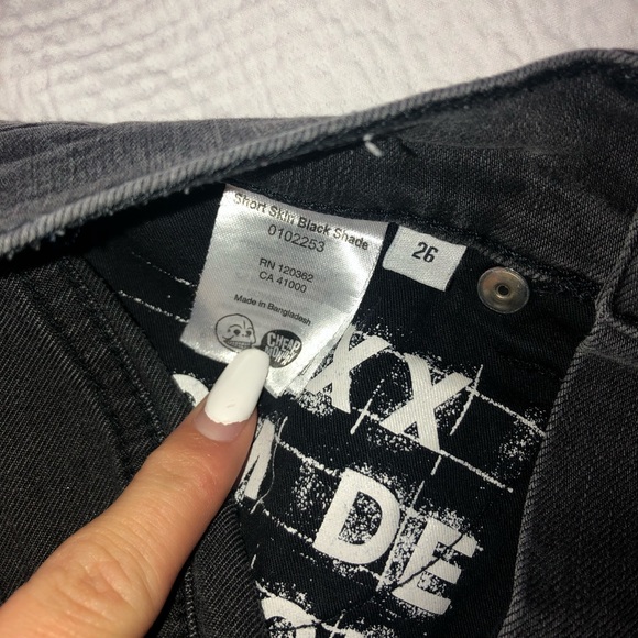 Short Skin black shade shorts - Picture 4 of 4